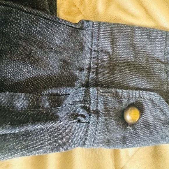 GAP Women Dark Wash Denim Western Fitted Cotton Button Up Shirt Gold Buttons YTK - Picture 9 of 9